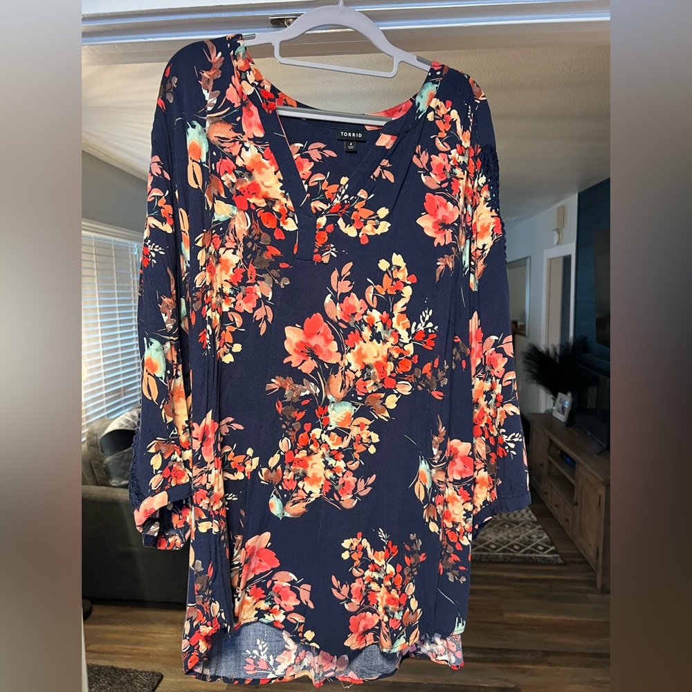 Torrid Size 4 Navy and Orange Floral Print Shirt
